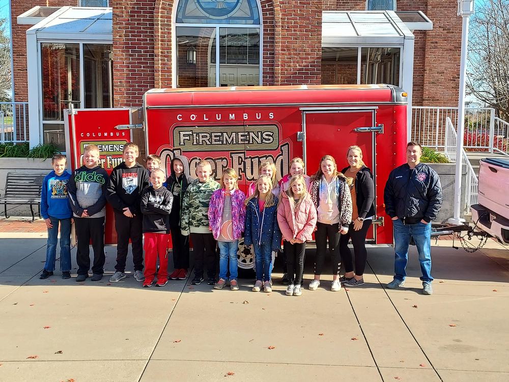 children by firetruck